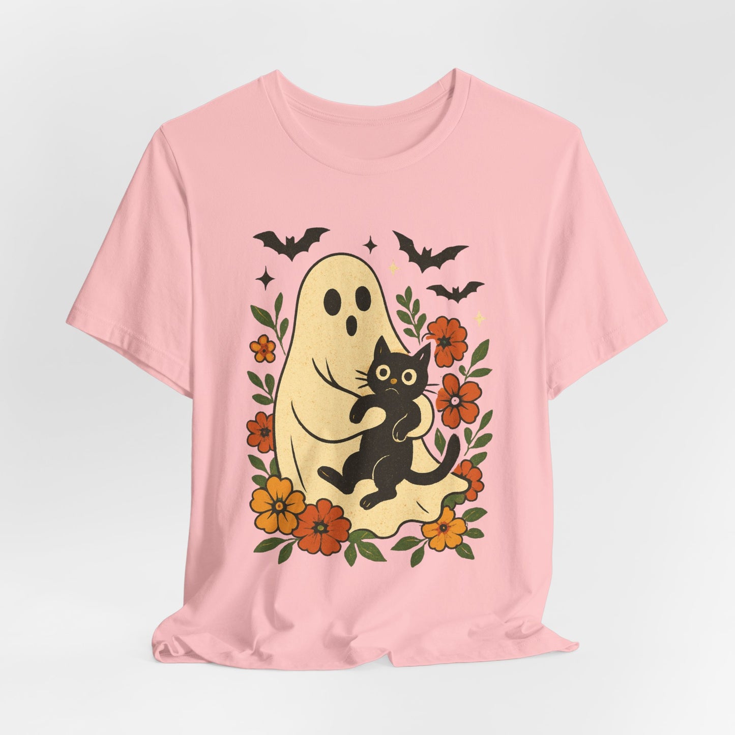 Fantasma espeluznante sosteniendo un gato negro con un elegante diseño floral para Halloween