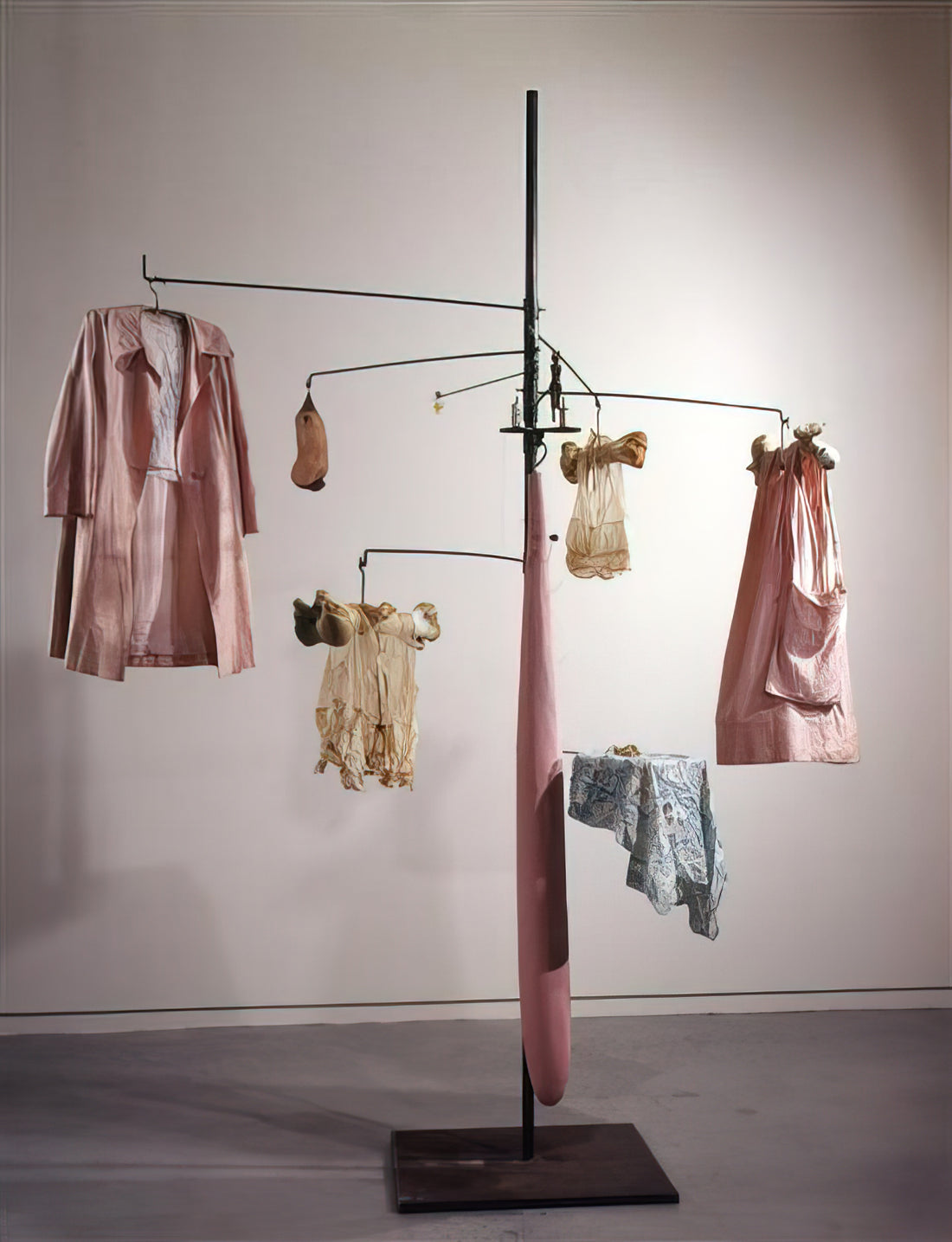 Louise Bourgeois Kunstwerke: Eine tiefgründige Analyse ihrer bedeutendsten Werke