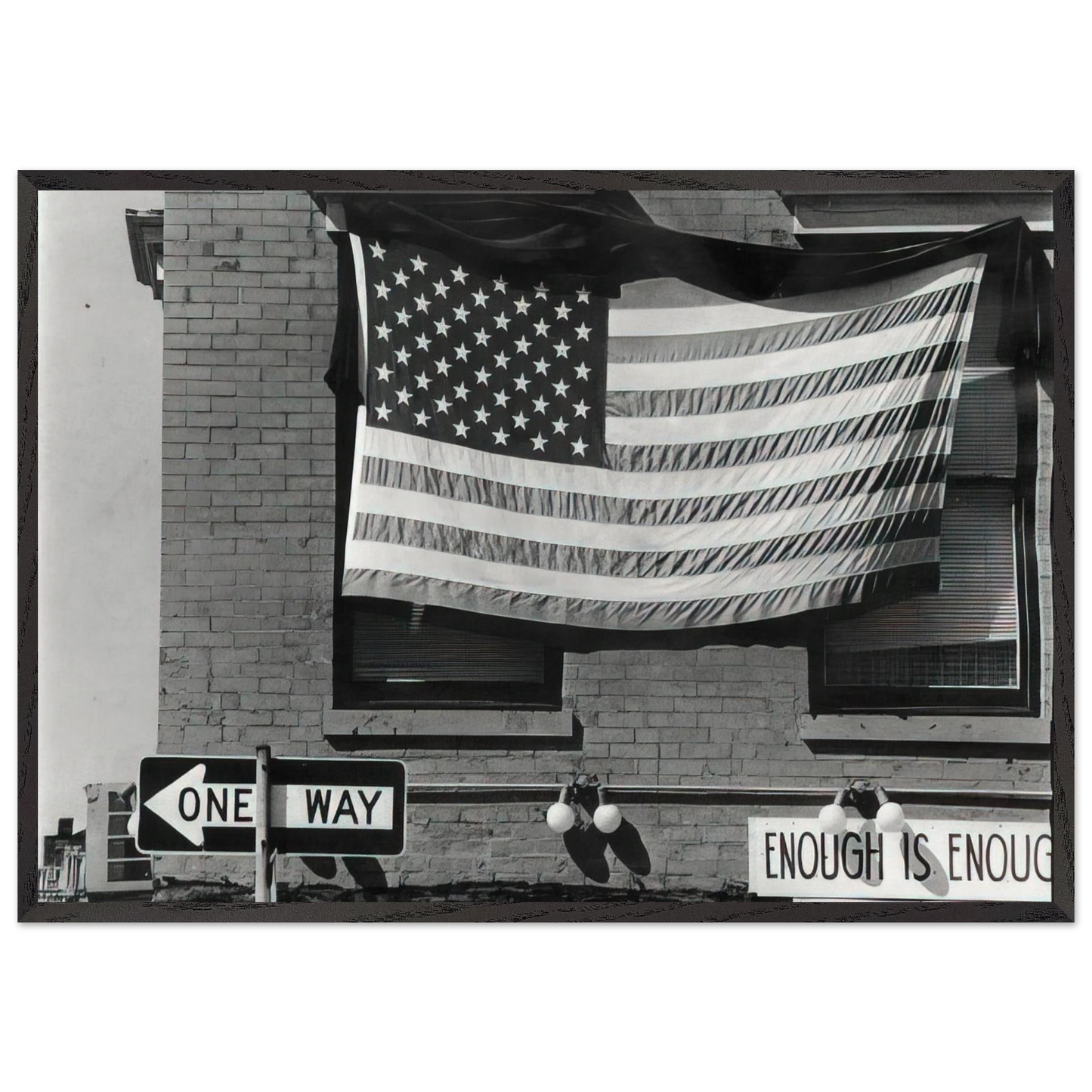 NEW YORK CITY 1980 - Robert Rauschenberg 70x100 cm / 28x40 inches Framed Art Print – Black Wooden Frame