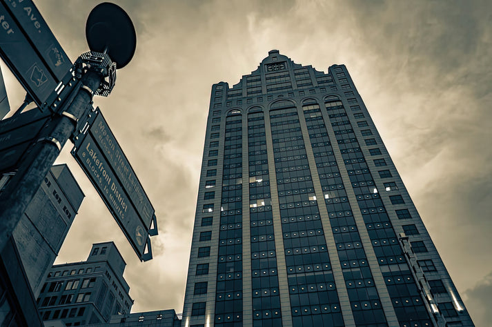 100 East Wisconsin Building Art Print | RedKalion