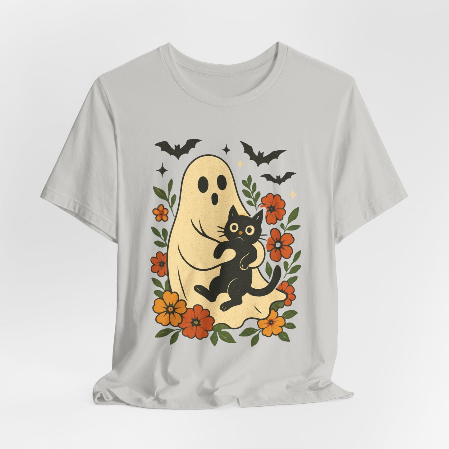 Fantasma espeluznante sosteniendo un gato negro con un elegante diseño floral para Halloween