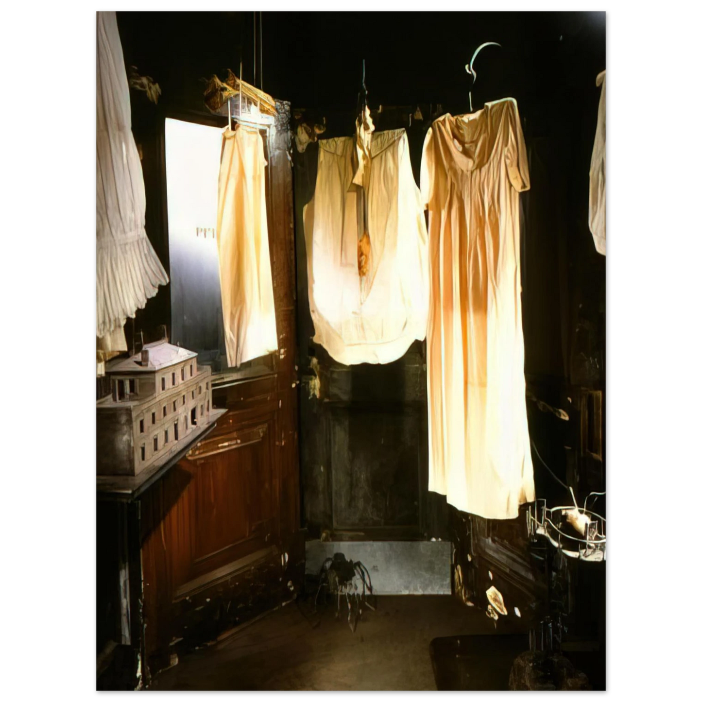 Louise Bourgeois - CELL VII 1998  75x100 cm / 30x40inches Fine Art Poster