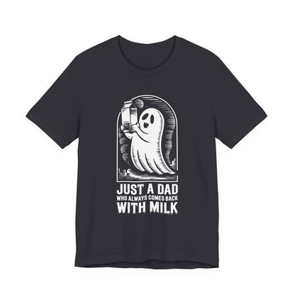Solo un papá que siempre regresaba con leche camiseta de Halloween - Camiseta de manga corta unisex