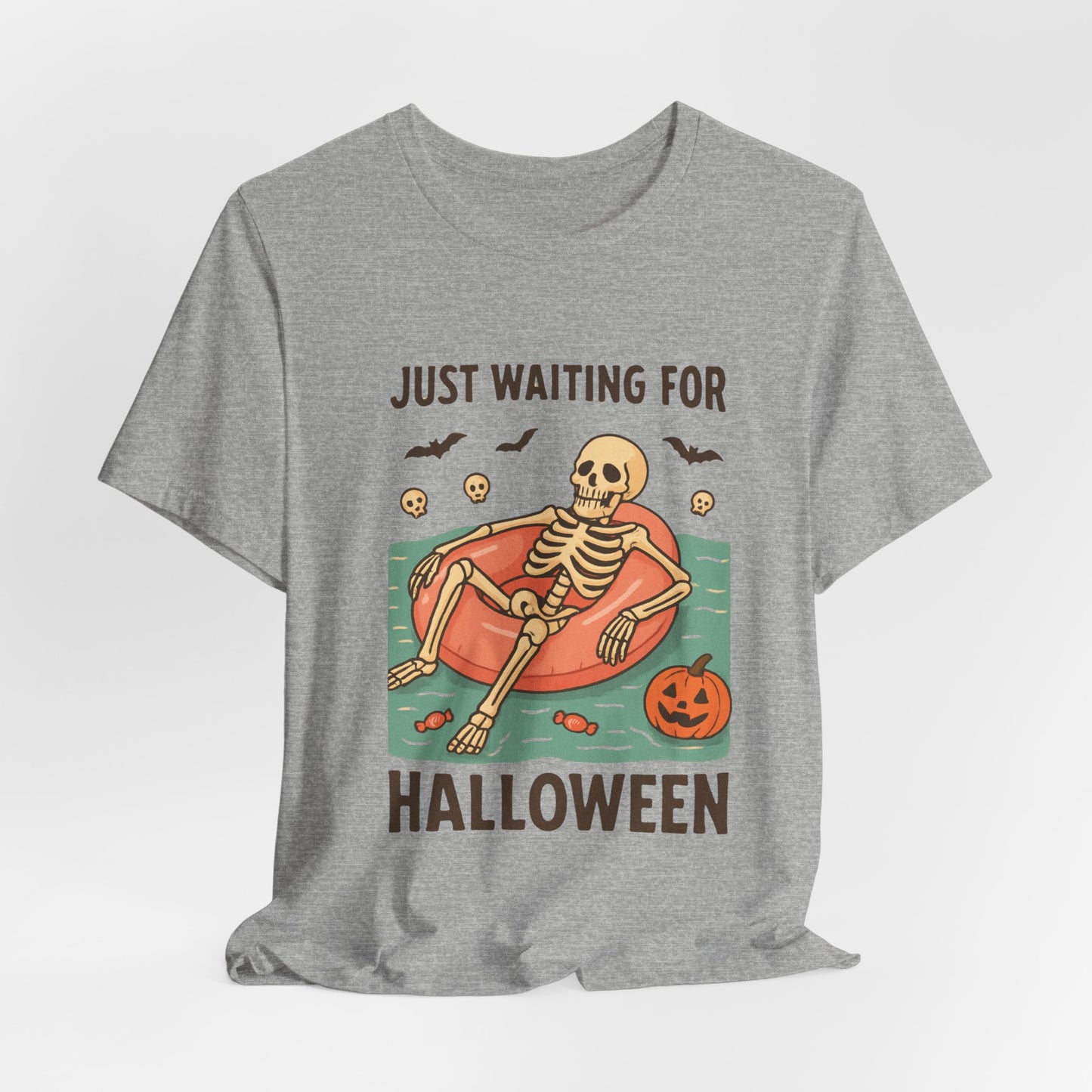 Esqueleto de verano espeluznante esperando a que llegue Halloween