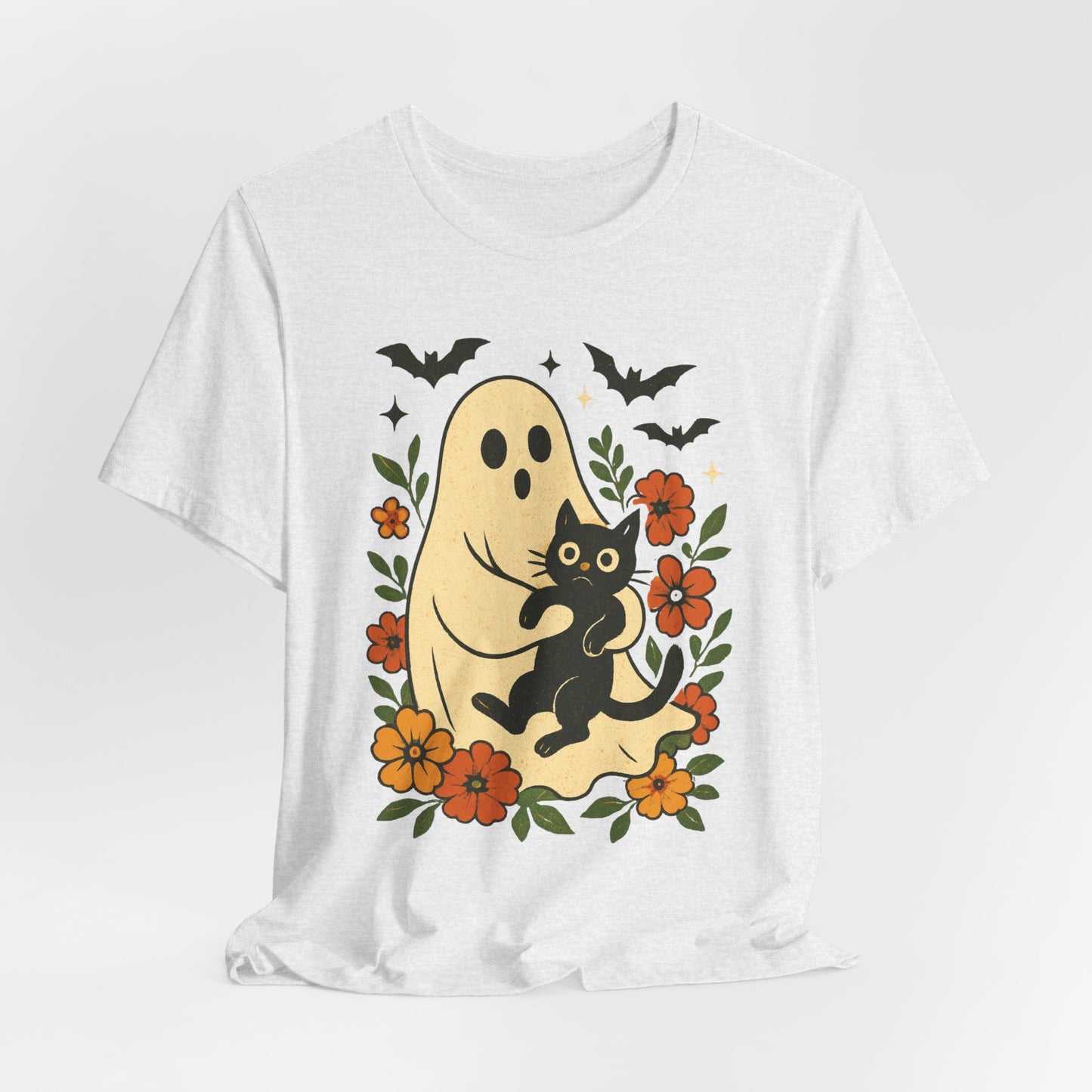 Fantasma espeluznante sosteniendo un gato negro con un elegante diseño floral para Halloween