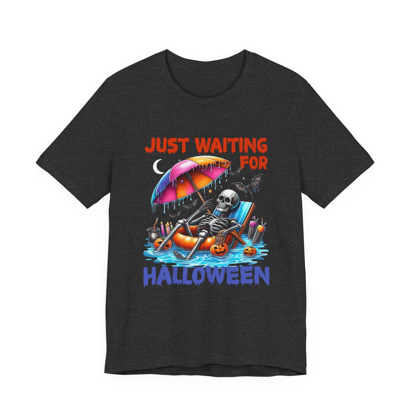 Esqueleto de verano espeluznante esperando a que llegue Halloween